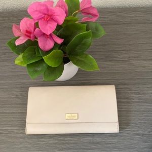 Kate spade New York wallet